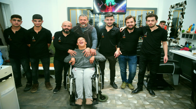 ENGELLİLER RAHAT TRAŞ OLABİLSİNLER DİYE