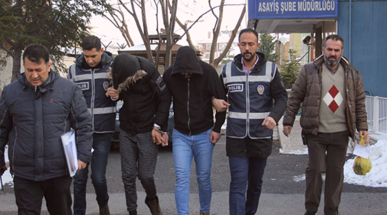 Konya’da Asansör Kumanda Panolarını Çalan 2 Kişi Tutuklandı