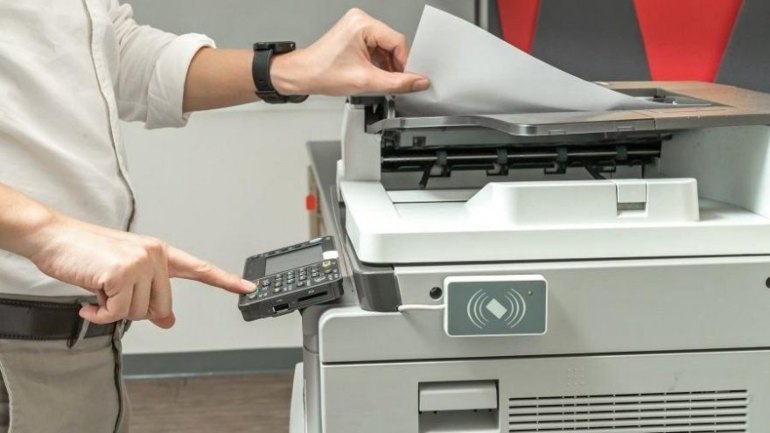 Çalıştığı Asansör Firmasına Ait Belgelerinin Fotokopisini Çeken Personele Şok!